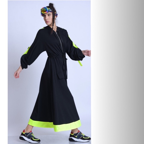 Metamorphoza Jacket/Dress - Picture 7 of 15